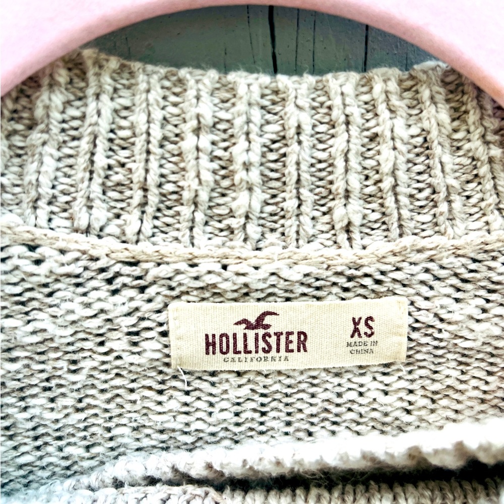 Hollister xs sweater.